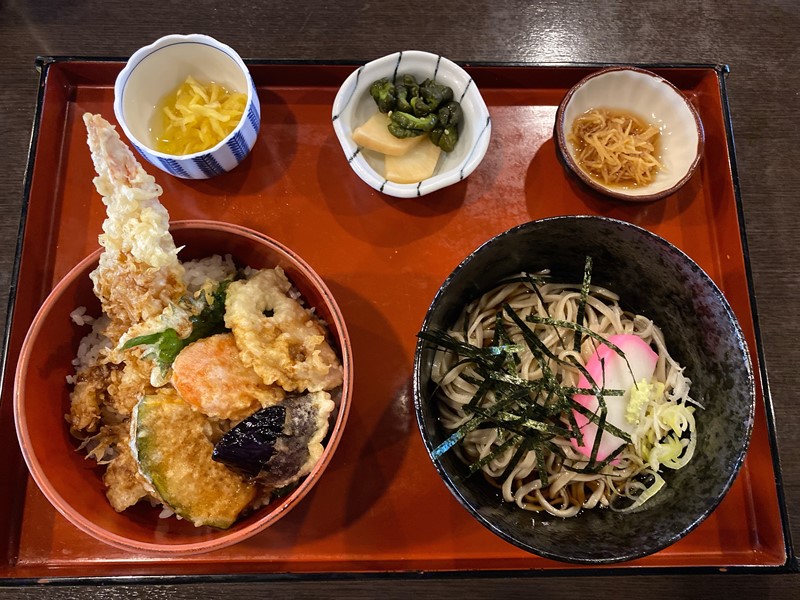 成田市竜台のそば店 龍 りゅう そば好きな芸能人が良く来る店 はセットメニューがお得 ぶらり千葉ランチ